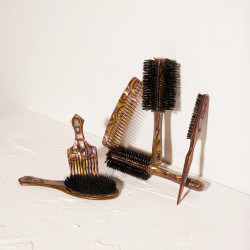 Cepillo Oribe Resin Wide Tooth Comb